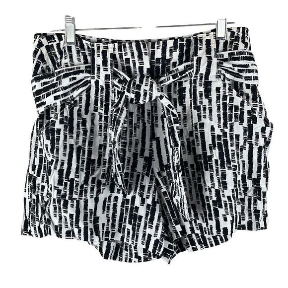 Lightweight Belted Printed Shorts 6 - Picture 1 of 12